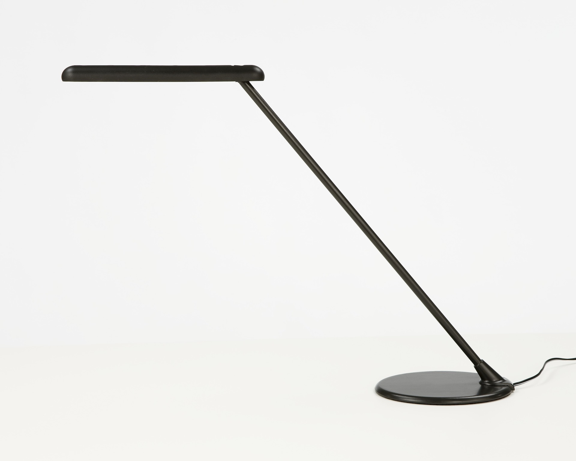 Flute Personal Light in Graphite - Herman Miller