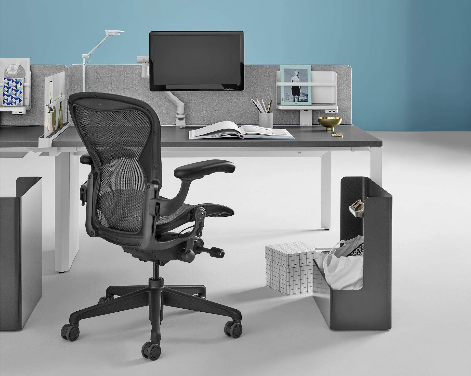 Herman Miller Aeron – Office Furniture 911