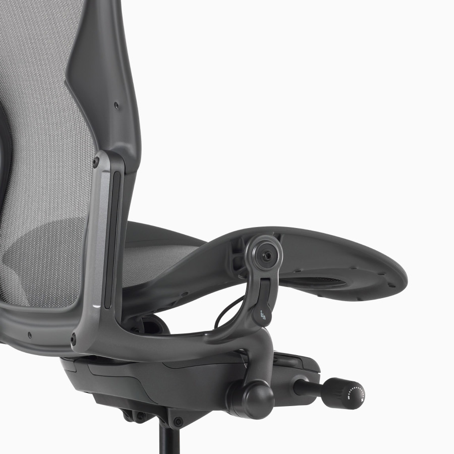 斜视图：Aeron座椅，无扶手。
