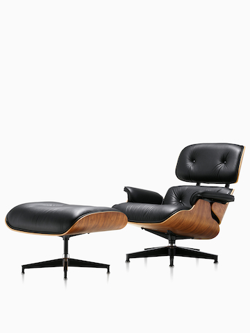 黑色Eames休闲椅。选择进入Eames休闲椅和奥斯曼产品页面。