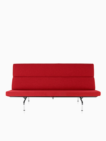 红Eames沙发紧凑。