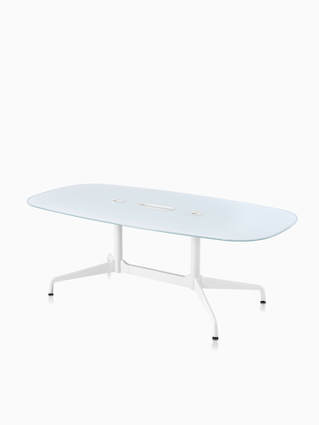 一个椭圆Eames会议桌。选择进入Eames Tables产品页面。