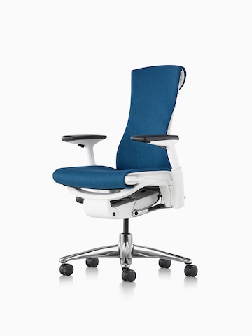 Cadeira de escritório azul Embody. Selecione para ir para a página do produto Embody Chairs.